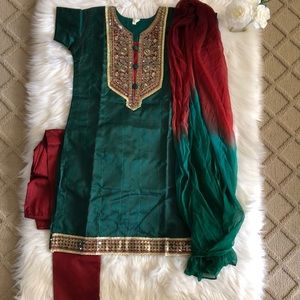 Indian/Pakistani shalwar kameez